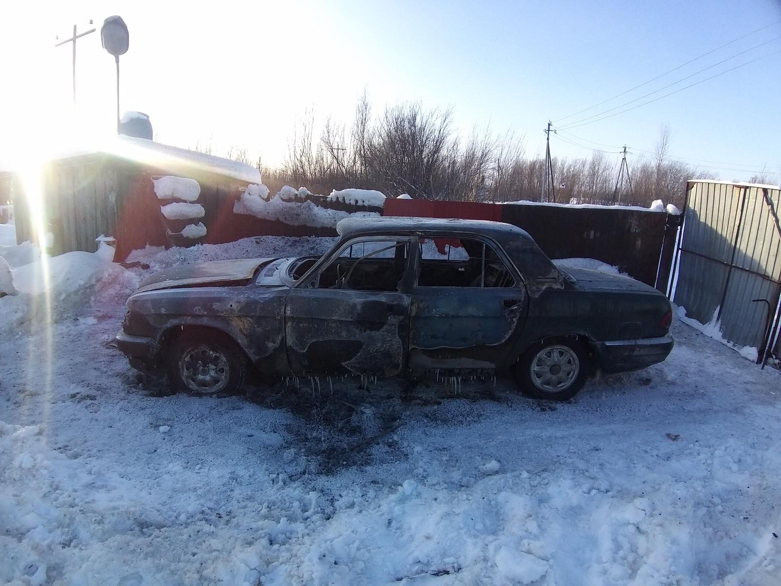 В Нижневартовске сегодня загорелись два автомобиля