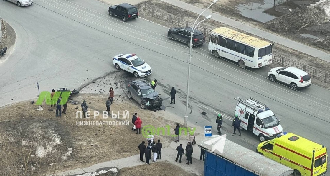 В Нижневартовске произошло смертельное ДТП с мотоциклистом. ВИДЕО