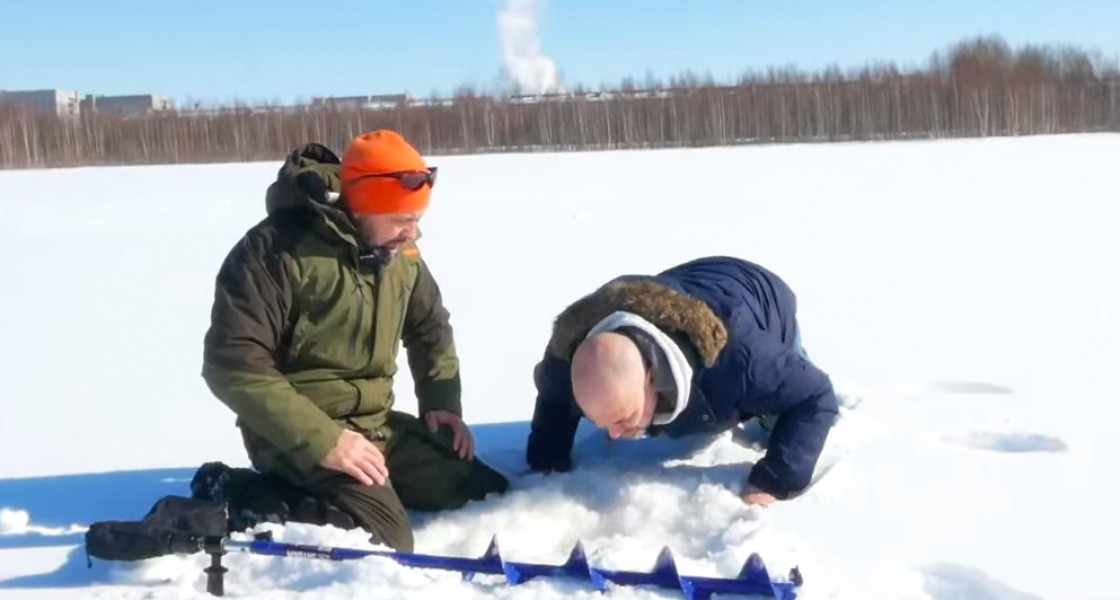 В Нижневартовске спасут рыбу, которая задыхается в Комсомольском озере. ВИДЕО