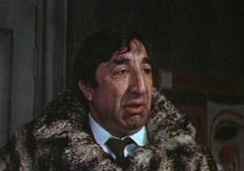 Одиноким предоставляется общежитие (1984)