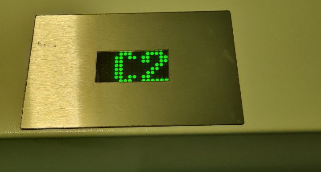 Жители Нижневартовска жалуются на работу лифтов после капремонта