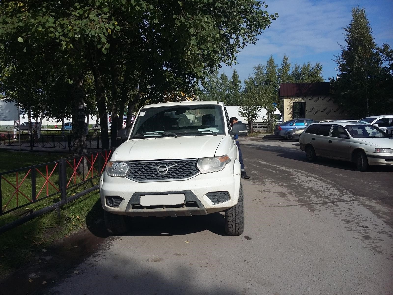 В Нижневартовске 62-летний мужчина угодил под колеса авто