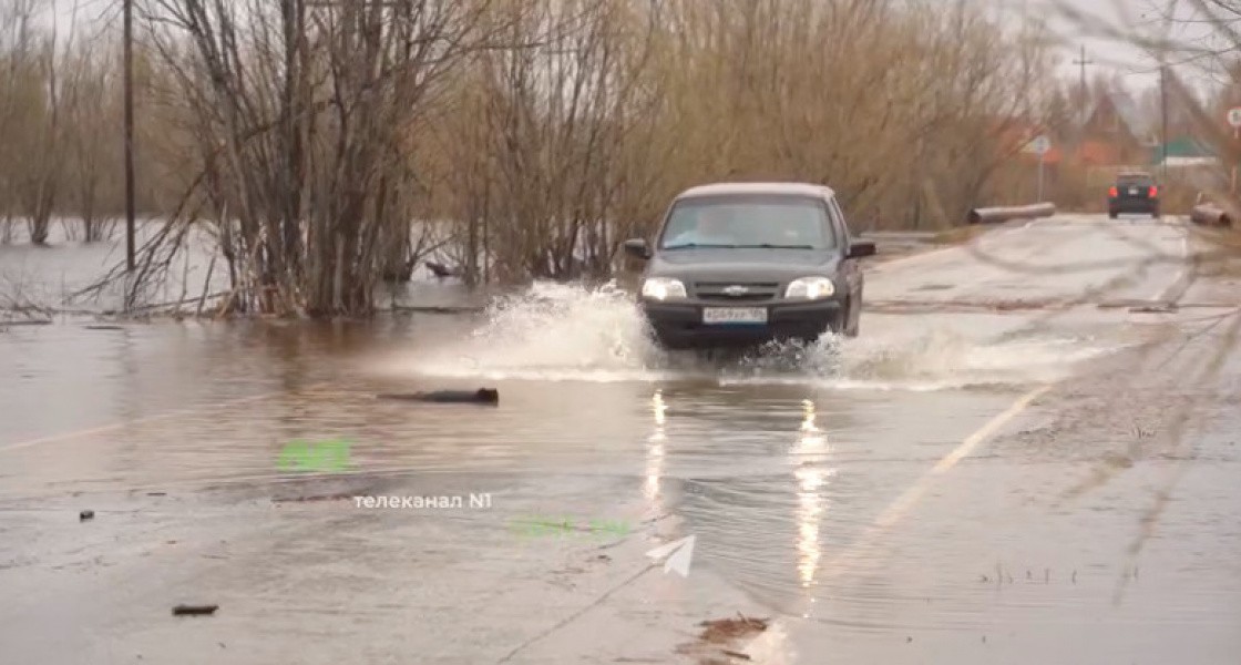 В Нижневартовске продолжает подниматься вода в Оби