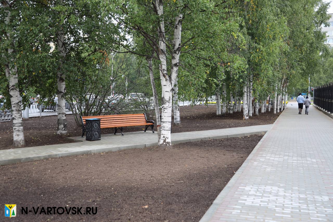 В Нижневартовске обустроили пешеходную зону, которой пожертвовали ради храма