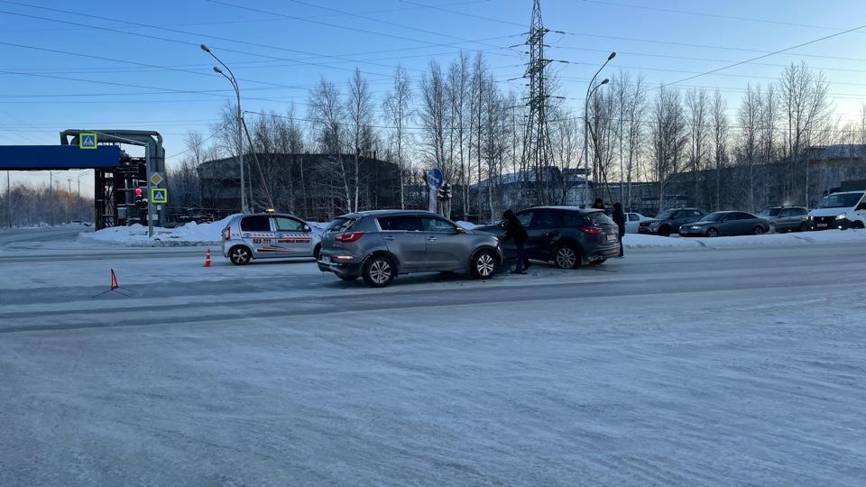 В первый рабочий день в Нижневартовске произошло 5 ДТП