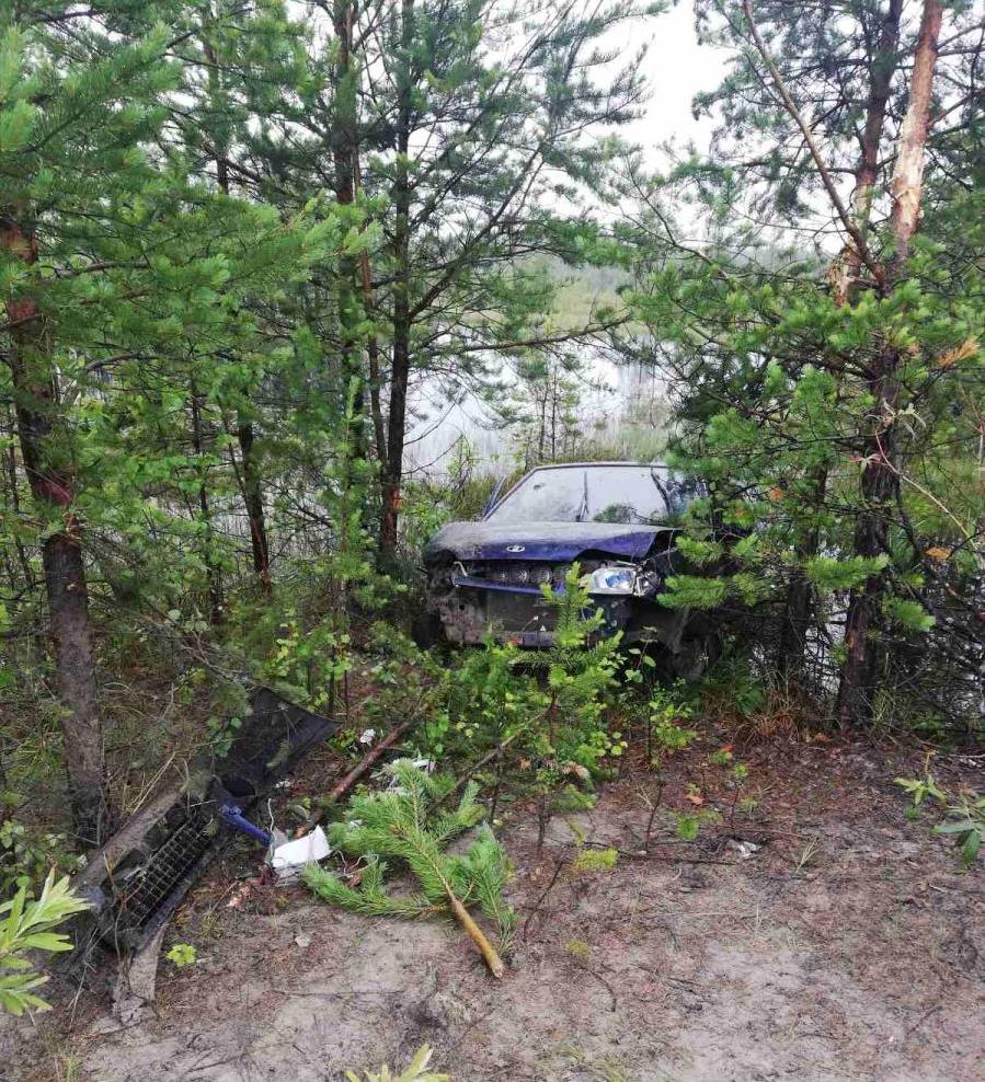 В Сургутском районе столкнулись два автомобиля. Один из водителей совершал обгон