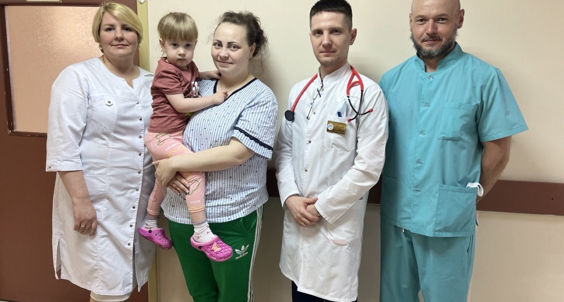 В Нижневартовске врачи чудесным образом достали из легких ребенка деталь от ручки