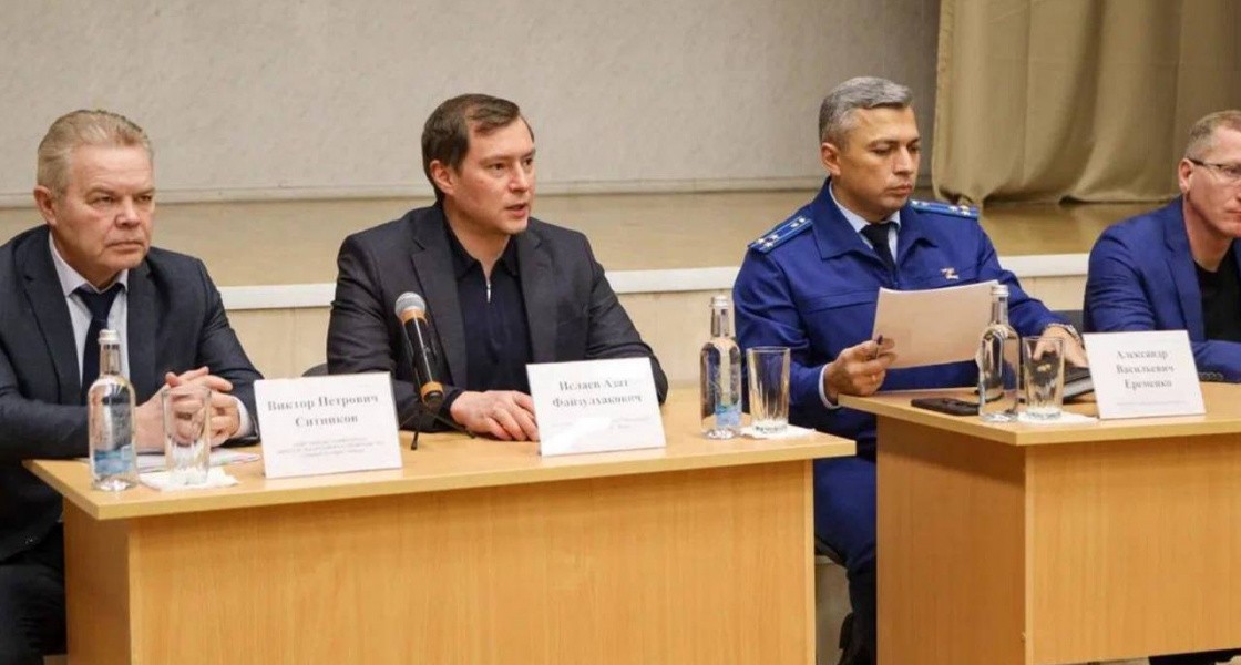 Вице-губернатор ХМАО поручил как можно скорее разобраться с домами на Мира, 4а и 8а