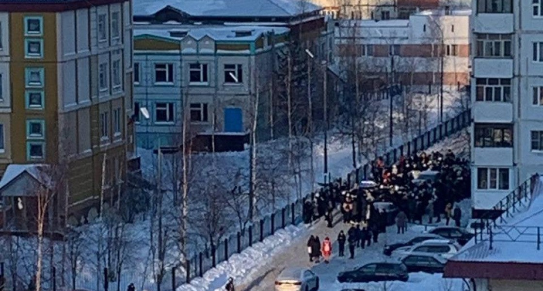 В Нижневартовске из-за ежедневных эвакуаций родители просят ввести дистант