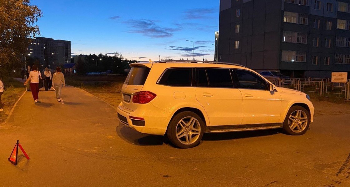 В Нижневартовске пенсионер на «Mersedes Benz» сбил велосипедиста