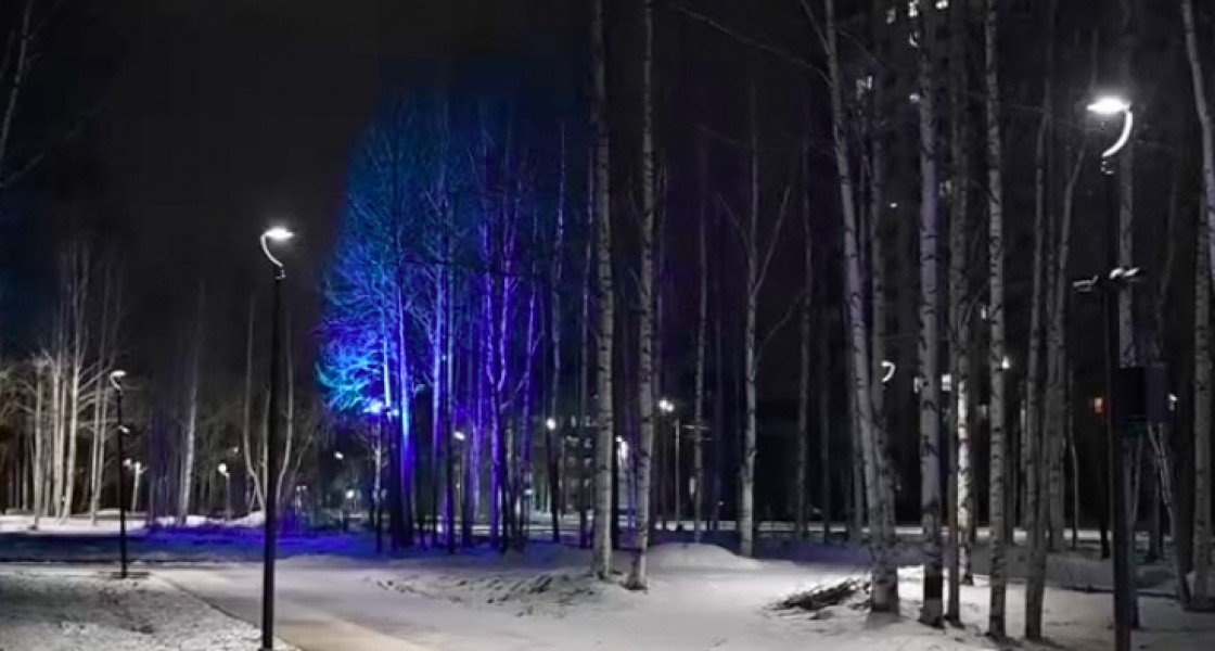 В Нижневартовске Парк Победы засиял в новом свете