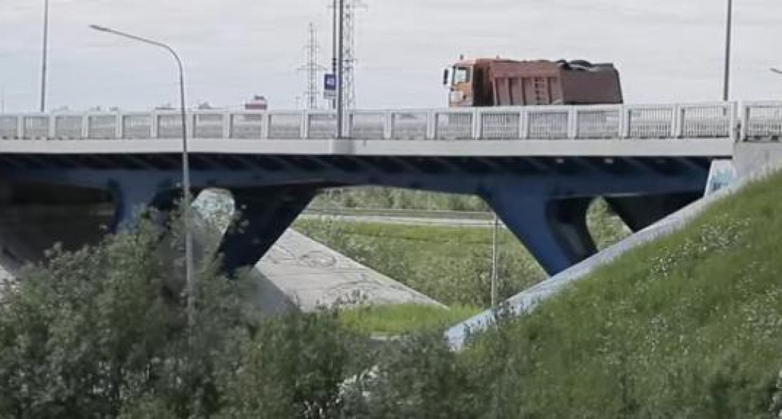 В Нижневартовске отремонтируют опасный мост, который разрушается несколько лет