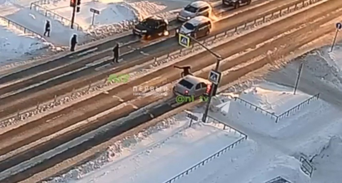 В Нижневартовске сбили пешехода у магазина «Сибирь»