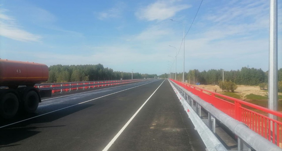 На трассе Нижневартовск - Сургут открыли движение по мосту через Ватинский Еган