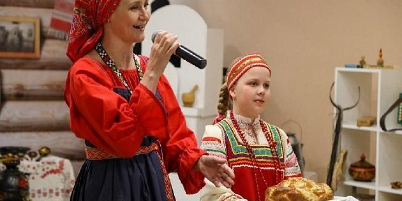 Фольклорный праздник «На завалинке у Аксиньи» Фольклорный праздник «На завалинке у Аксиньи»