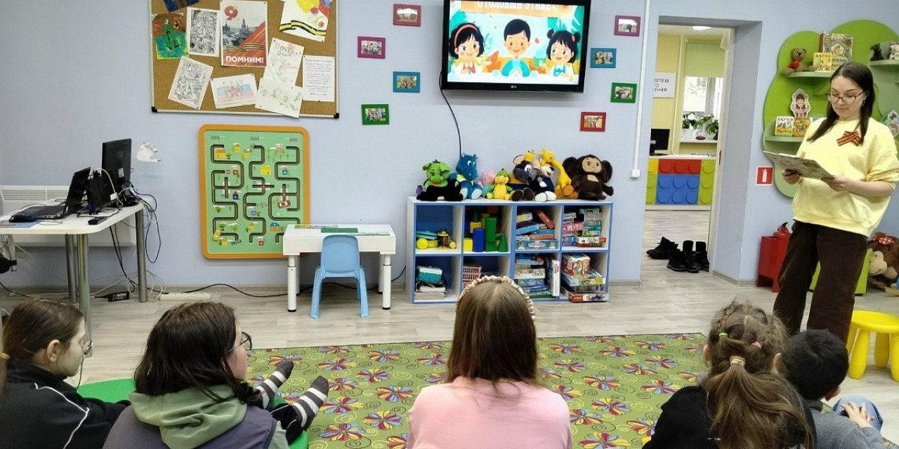 Игровая программа «У светофора нет каникул»
