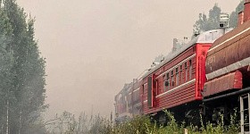 В Нижневартовском районе лес загорелся от искры из-под поезда