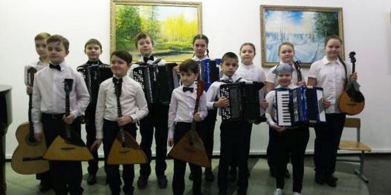 Концерт учащихся отдела народных инструментов «Народный перезвон» Концерт учащихся отдела народных инструментов «Народный перезвон»