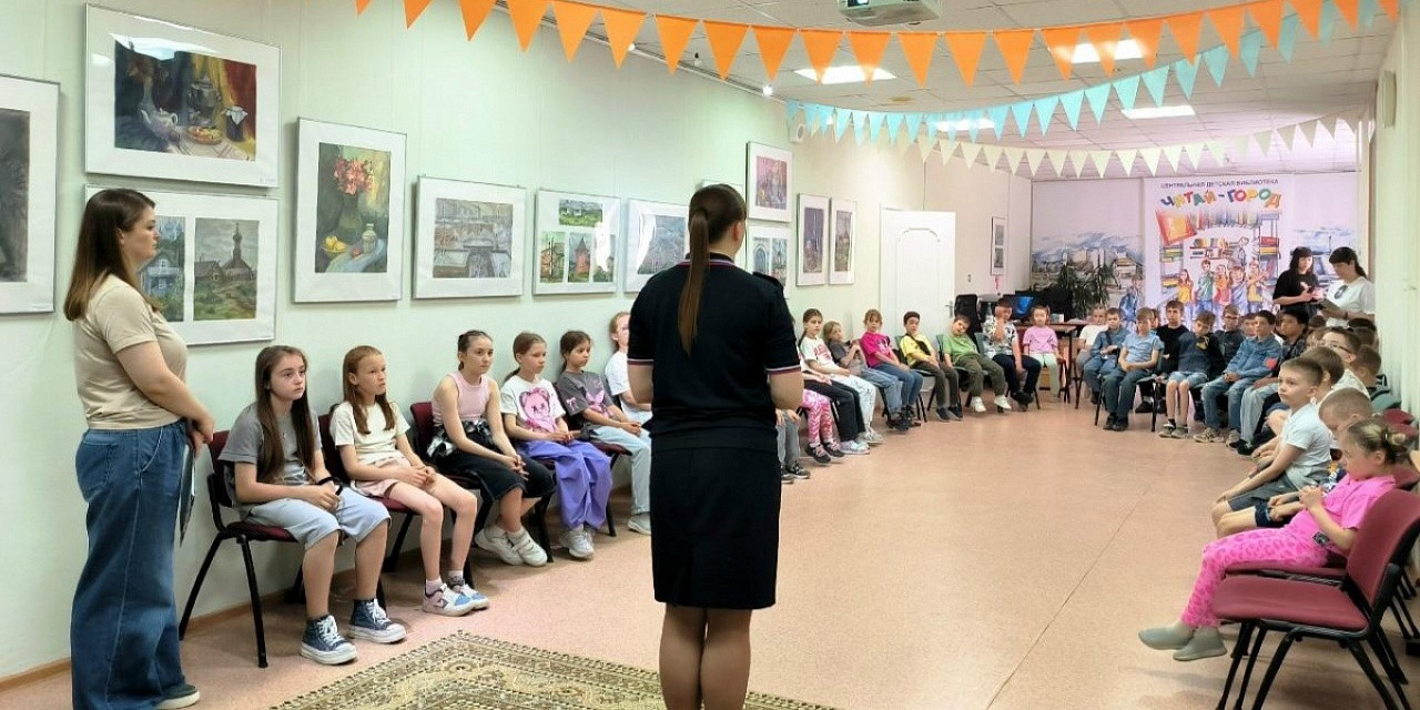 Познавательная программа «Осторожно, улица!» Познавательная программа «Осторожно, улица!»