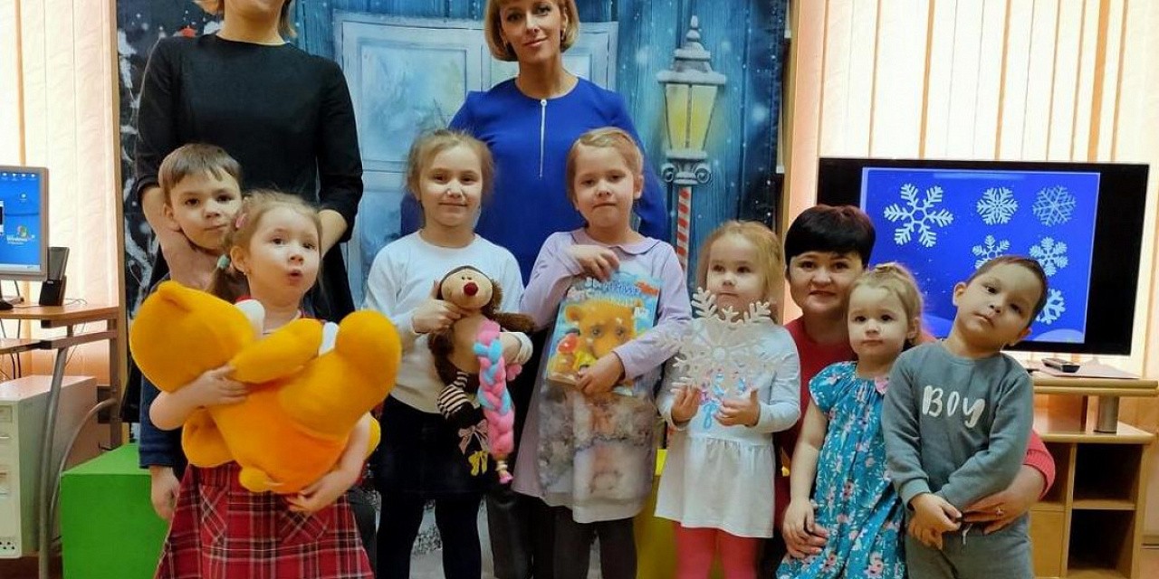 Творческие минутки «Новогодние игрушки» Творческие минутки «Новогодние игрушки»