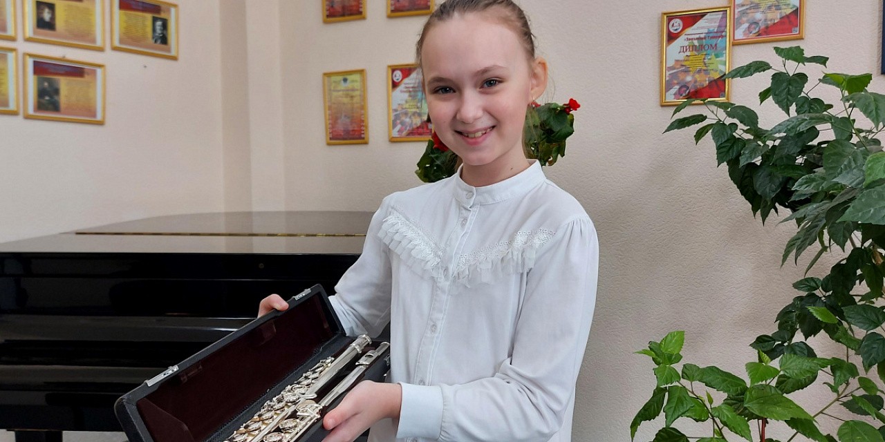 Открытый городской конкурс юных исполнителей на духовых инструментах «МЕЛОС» Открытый городской конкурс юных исполнителей на духовых инструментах «МЕЛОС»