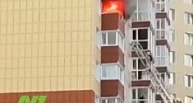 В Нижневартовске ребенок устроил мощный пожар в многоэтажке