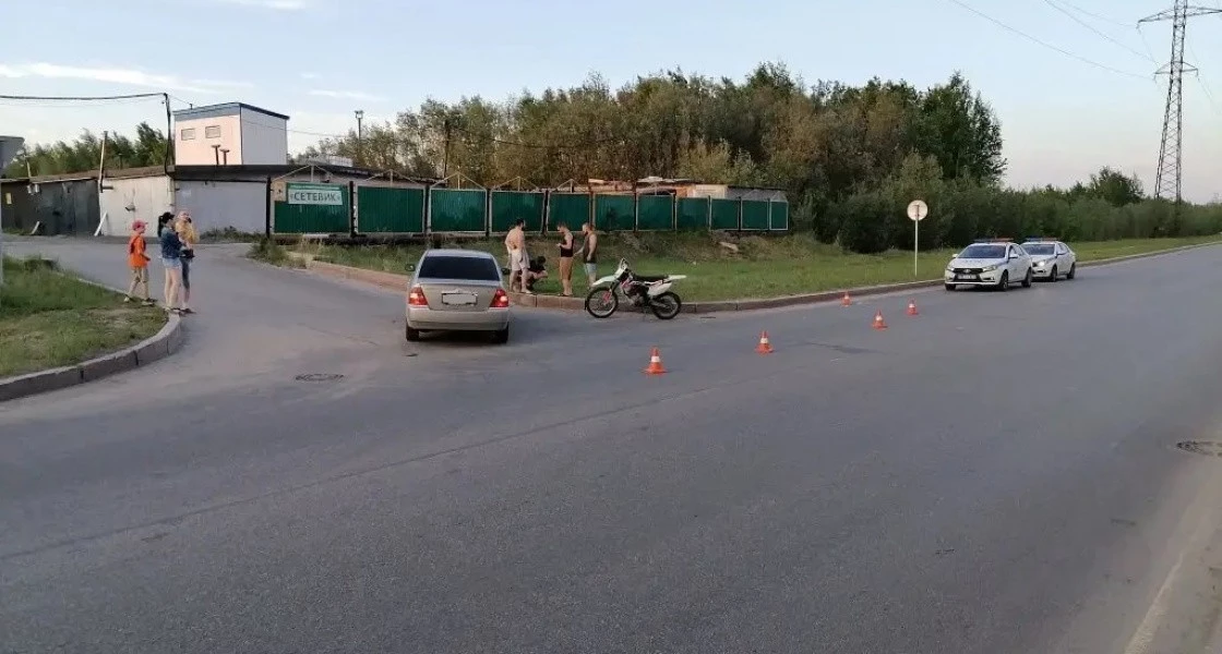 В Нижневартовске несовершеннолетний питбайкер устроил ДТП