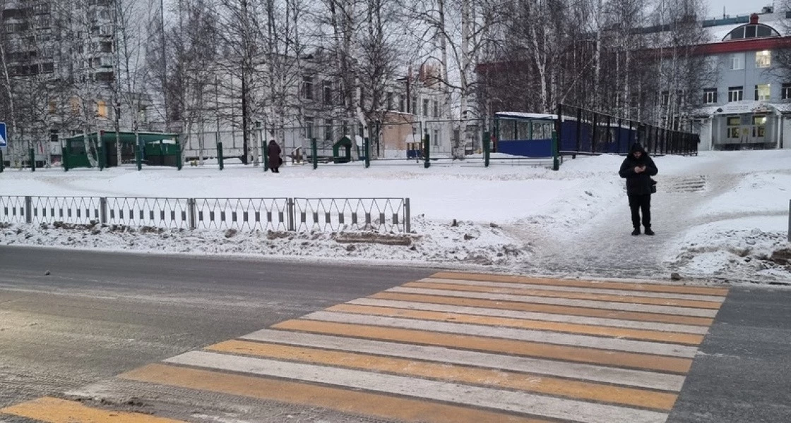 В Нижневартовске стерлась дорожная разметка, которую подрядчик нанес неделю назад