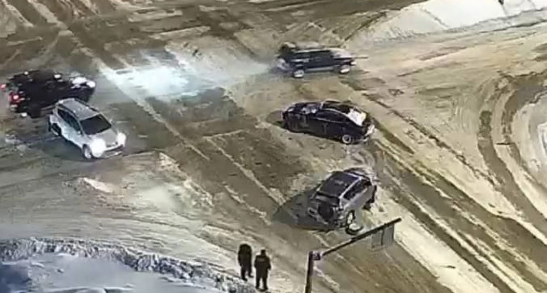 В Нижневартовске произошло массовое ДТП на перекрестке