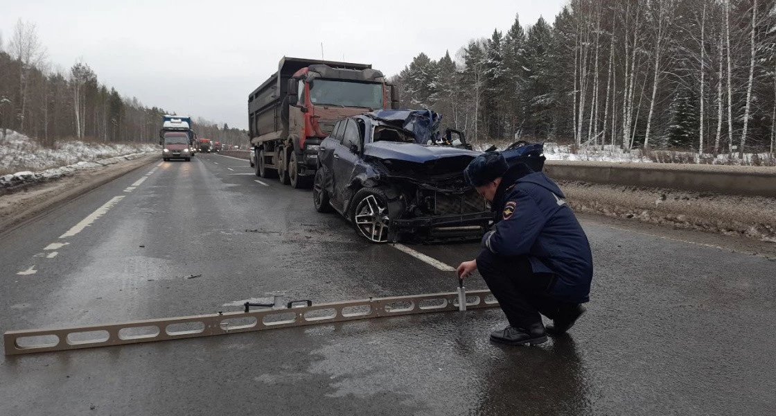 Семья из Нижневартовска попала в страшную аварию по пути в Пермь. ВИДЕО