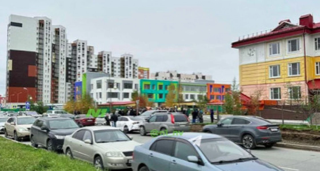 Власти Нижневартовска пояснили, почему дети не могут попасть в новый детский сад