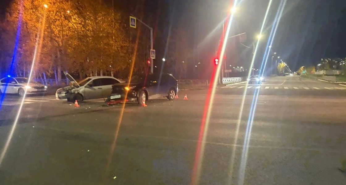Жесткое ДТП с пострадавшими произошло на перекрестке в Нижневартовске