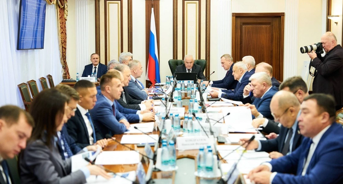 Энергетическое сердце России в фокусе Совета Федерации: как ХМАО развивается в условиях санкций