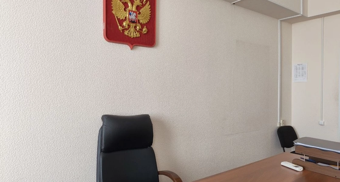 В Нижневартовске коррупционер пытался оспорить увольнение по статье