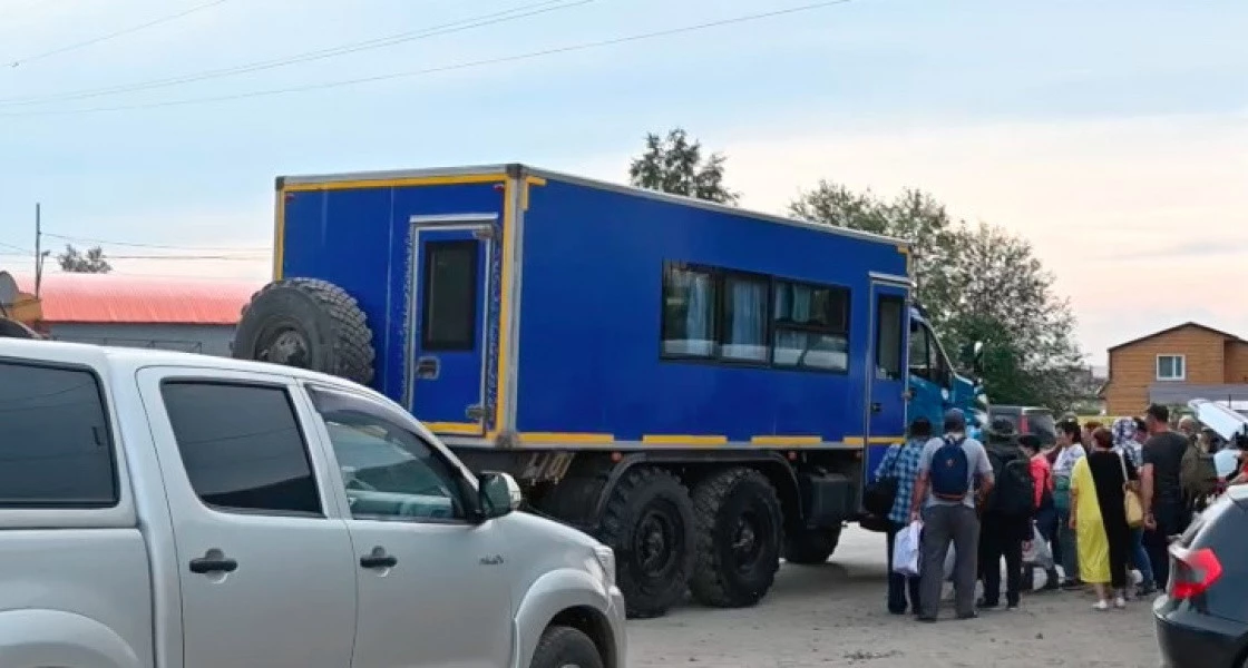 Жители Нижневартовска просят увеличить количество рейсов к своим дачам в районе подтоплений