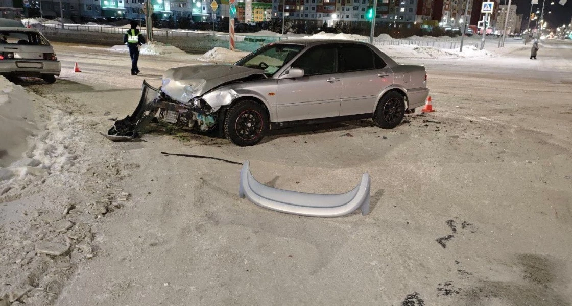 В Нижневартовске за сутки в двух ДТП пострадали пять человек